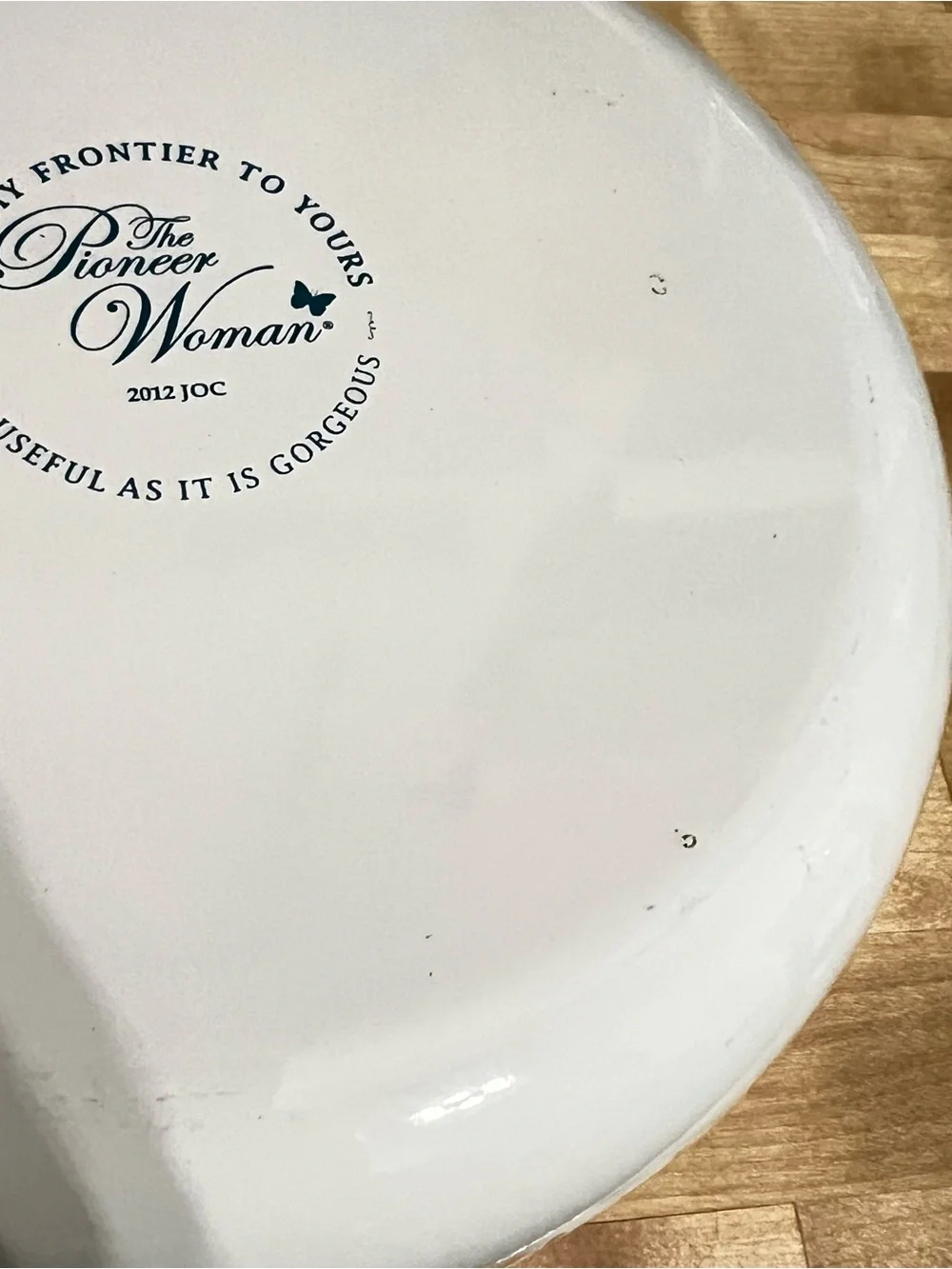 The Pioneer Woman Vintage Floral 4 Quart Enamel Cast Iron Dutch Oven with Lid